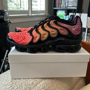 Nike Air Vapormax Plus Grid Sunset